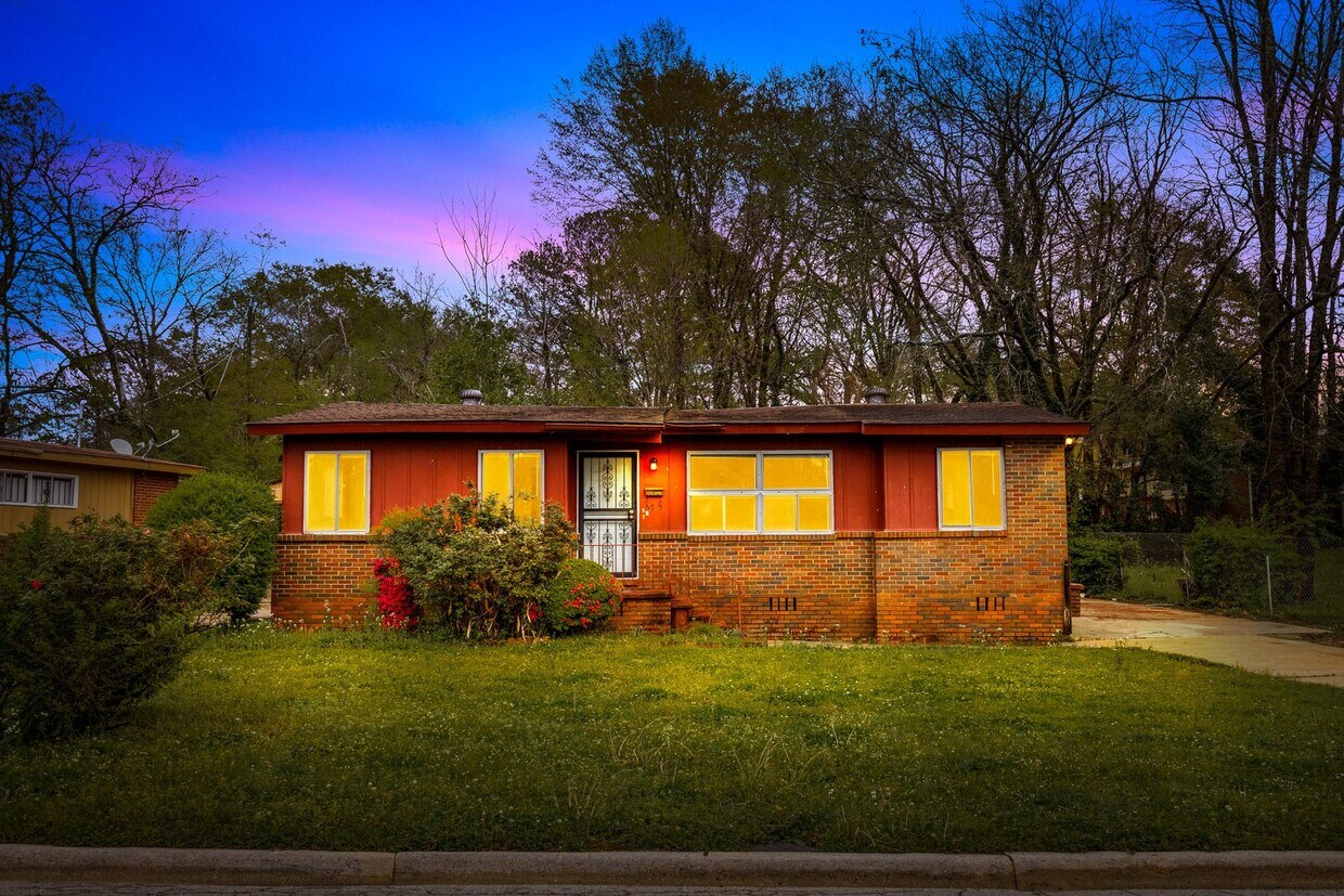 Foto principal - Charming 3 Bedroom, 2 Bathroom house
