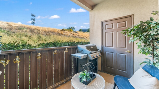 private balcony - 9225 S Jefferson Cv