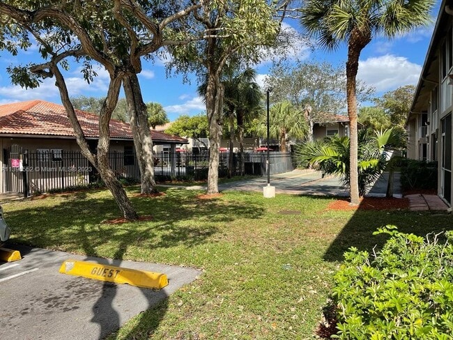 Building Photo - 8750 Royal Palm Blvd