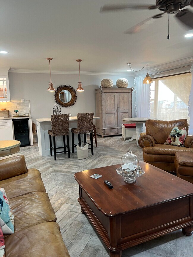 Foto del edificio - 157 1/2 Kings Hwy