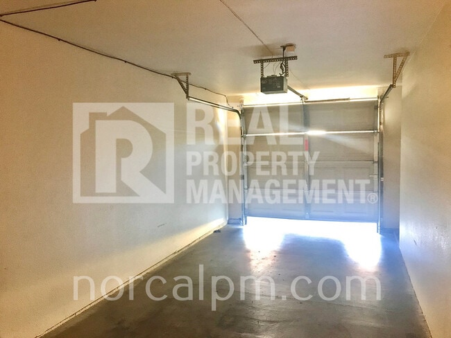 Building Photo - Turn-Key 2 bedroom home in Sacramento