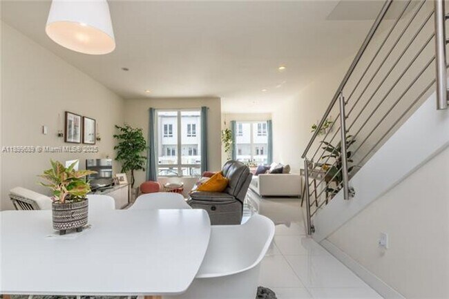 Foto del edificio - 10245 NW 63rd Terrace