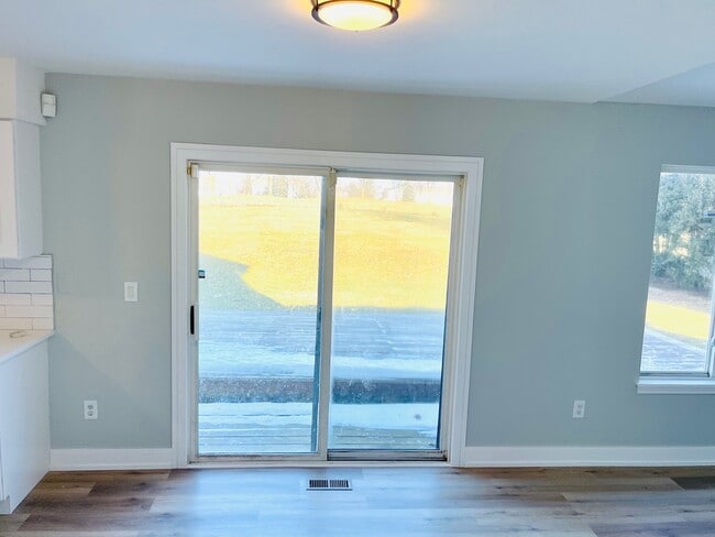 Building Photo - 21226 W Chastworth Ln