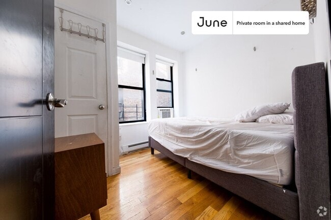 Building Photo - Private bedroom in 4 bed/3 bath Home