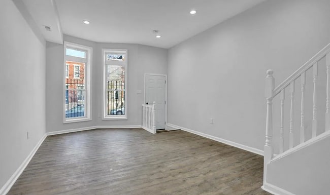 Foto del edificio - Beautifully Updated Townhome in Prime Location – Move-In Ready!