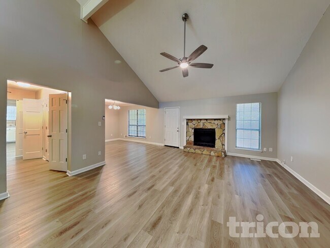 Foto del edificio - 1897 Falls Cove