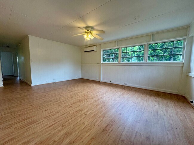 Foto del edificio - Single Family home in the the Olomana neig...