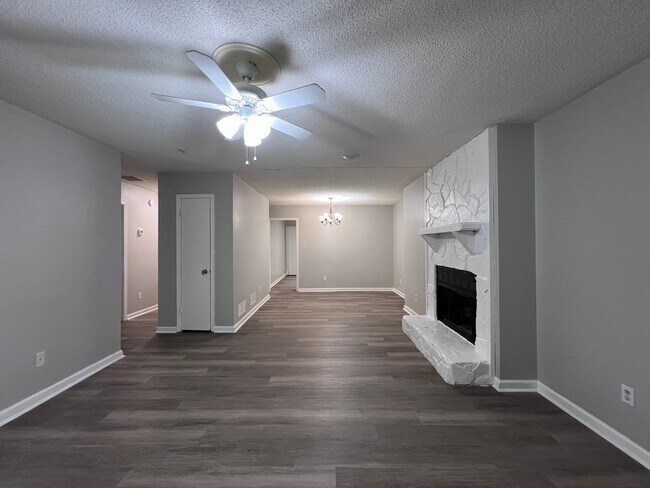 Foto del edificio - 4009 Hawthorne Cir