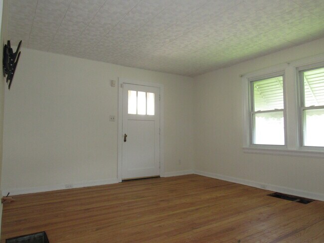 Foto del edificio - 3690 River Rd