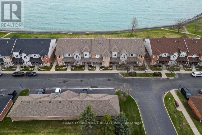 Building Photo - 515-515 N Service Rd