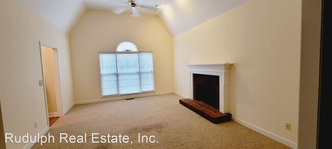 Building Photo - 4 br, 3.5 bath House - 1813 Strawberry Lane