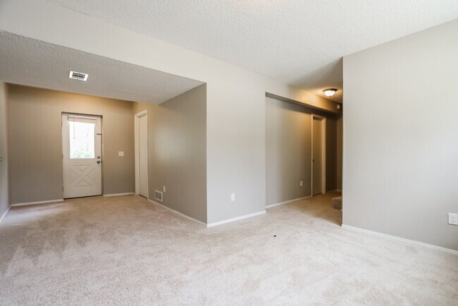 Foto del edificio - 7847 W Brook Dr