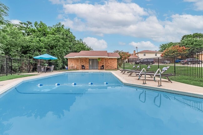 Building Photo - Hunnington Townhomes