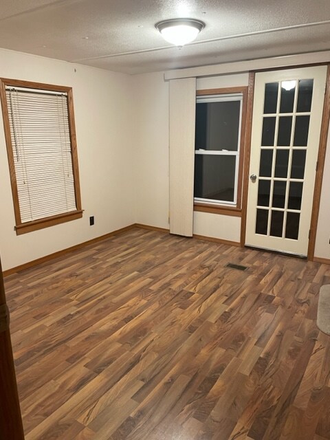 Foto del edificio - 701 McDougal Rd