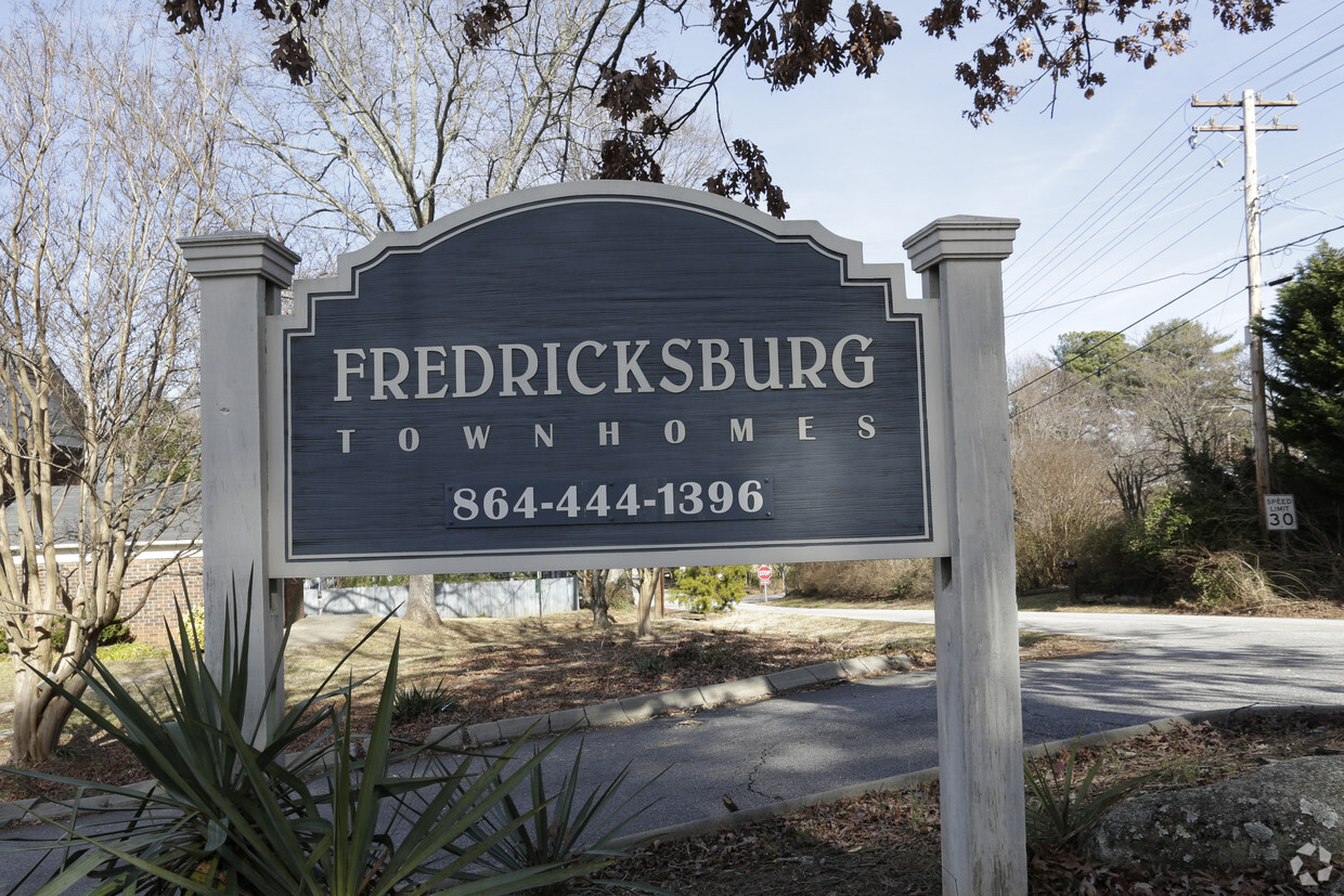 Primary Photo - Fredericksburg Townhomes