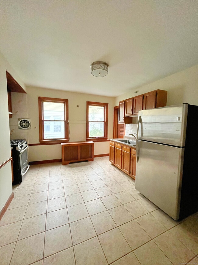 Building Photo - 267 Grandview Terrace