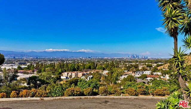 Foto del edificio - 5961 Wrightcrest Dr