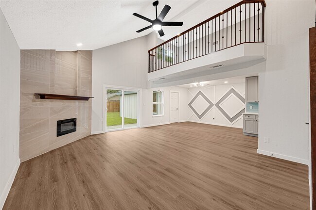 Foto del edificio - 3415 Lapstone Dr