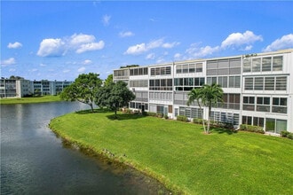 Building Photo - 4037 Harwood D