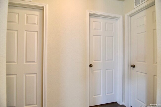 Foto del edificio - 11811 Burnett Rnch