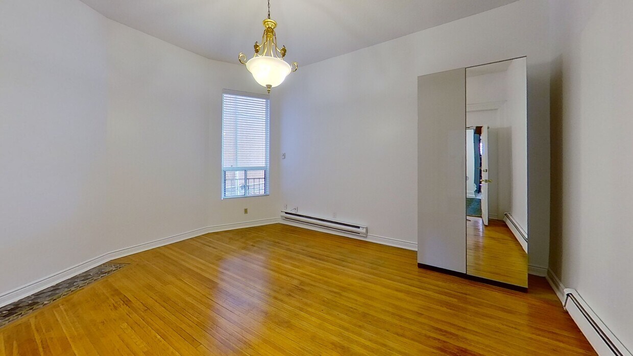 Photo principale - 101-103 Spadina Rd