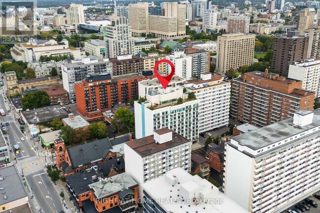 Photo du bâtiment - 138 Somerset St W