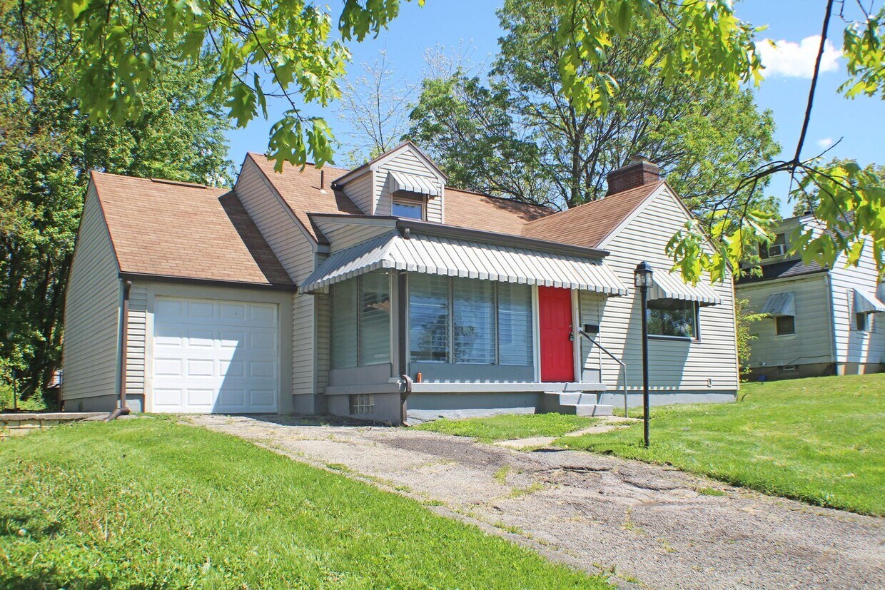 Primary Photo - Noble Abode