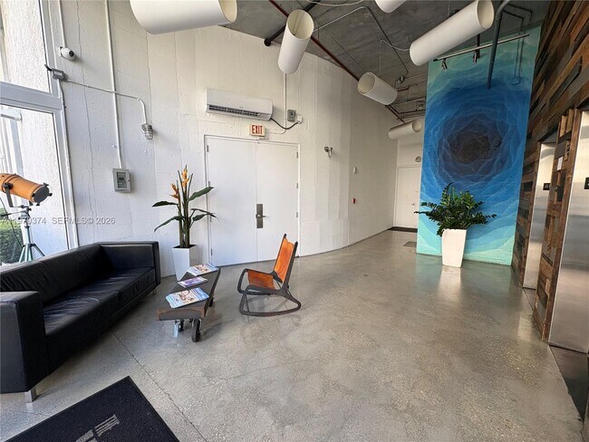 Foto del edificio - 444 NE 30th St