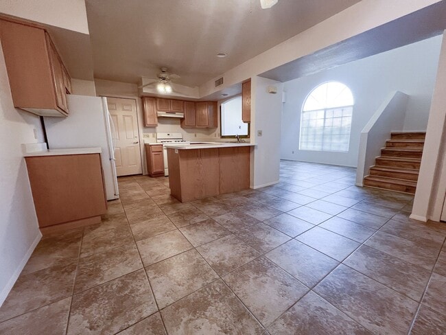 Building Photo - TOWNHOME - COTTONWOOD - SAWMILL GARDENS HOA