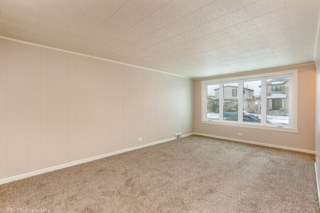 Building Photo - 5805 S Normandy Ave