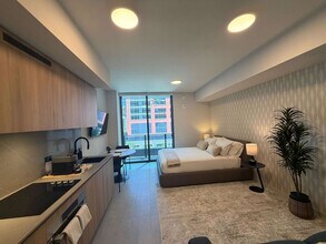 Building Photo - 121 NE 5th St