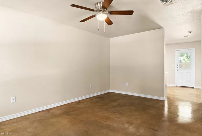 Building Photo - 3 br, 2 bath Townhome - 1015 N 10th St A & B