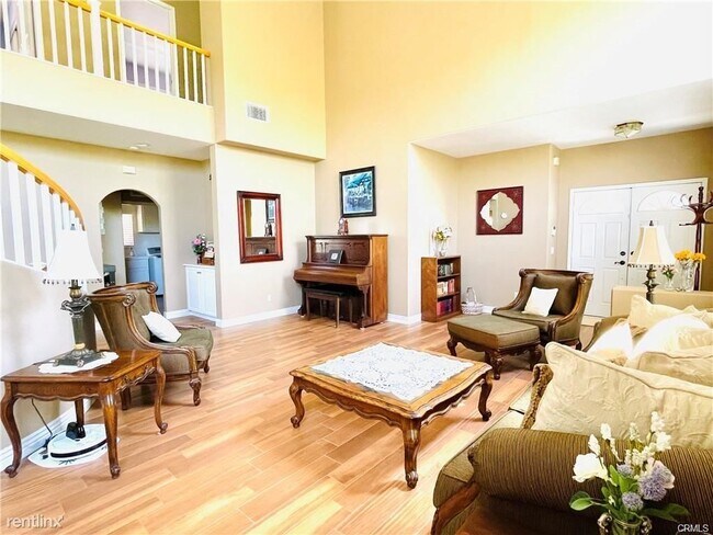 Building Photo - 4 br, 3 bath House - 27735 Rosebud Way