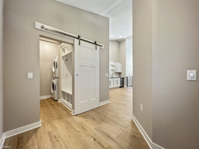 Foto del edificio - 3 br, 3 bath House - 623 NW Brecken Dr Ken...