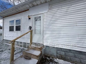 Building Photo - 609 1/2 S Crystal St