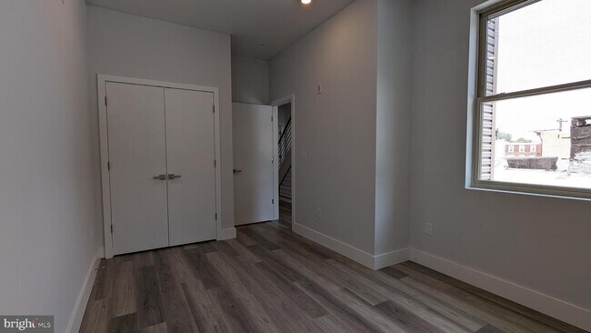 Building Photo - 2347 N 6th St