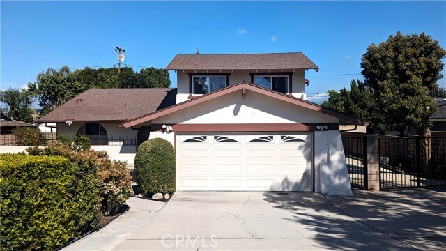 Primary Photo - 2037 E Cameron Ave