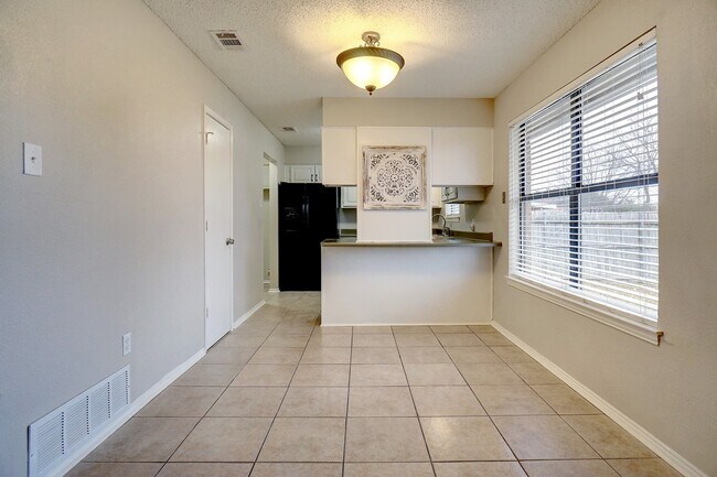 Foto del edificio - Super Nice 3-2-2 Brick Home!