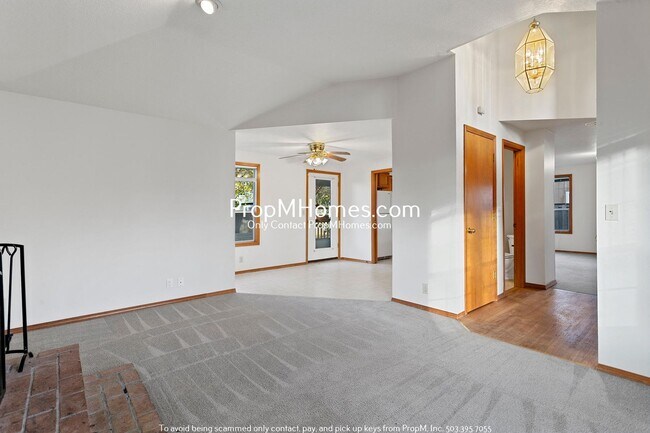 Foto del edificio - Charming 3-Bedroom, 2.5-Bath Home in Aloha