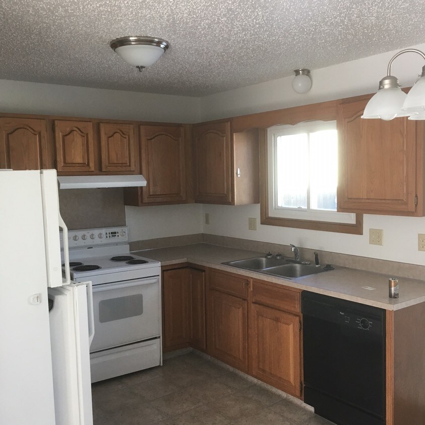 Foto principal - 1255 S Washington St