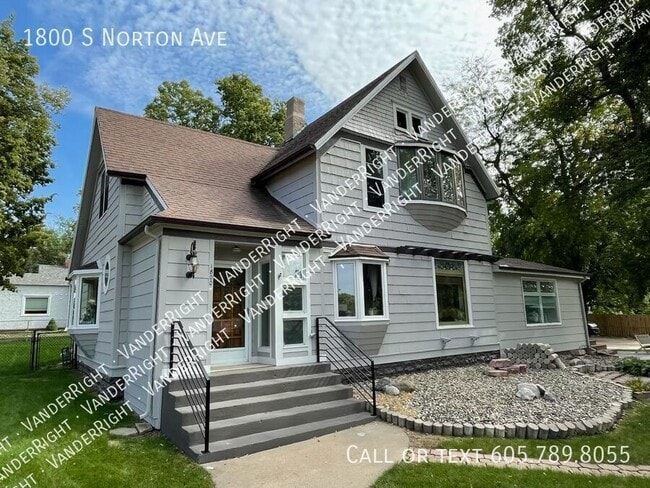 Foto del edificio - 1800 S Norton Ave