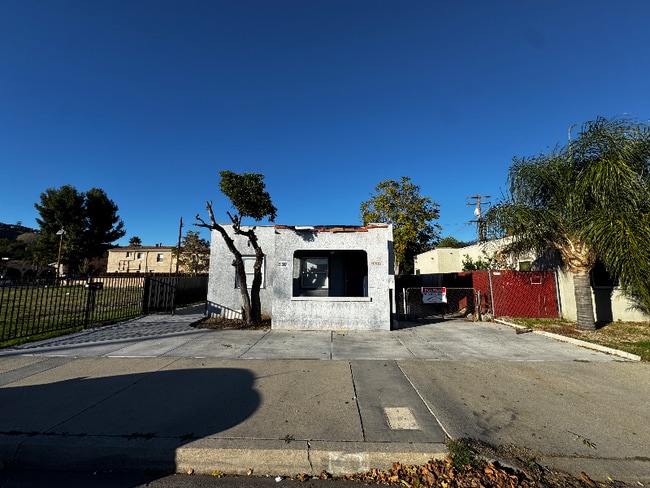 Photo - 536 W Marshall Blvd House