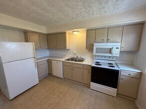 Building Photo - 204 Martin Ct