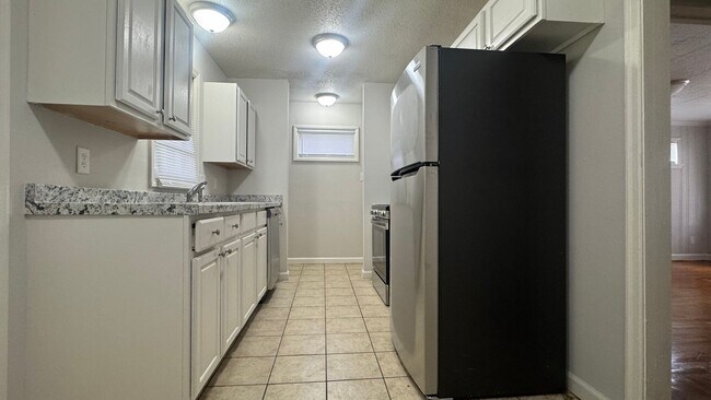 Foto del edificio - 4533 Dunn Ave