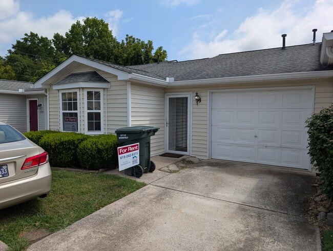 Building Photo - 124 Pepper Grove Dr