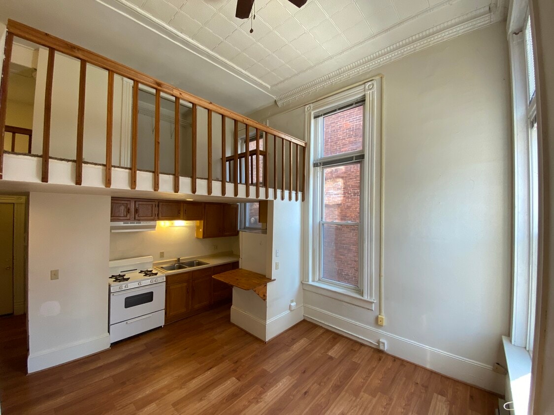 Living Area - 401 Jay St