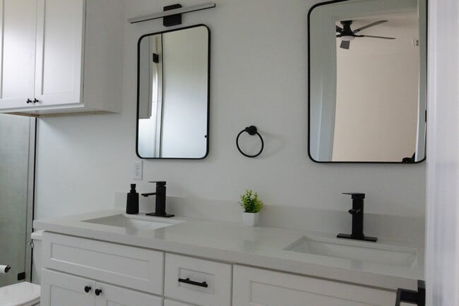 Building Photo - 7129 Sidney St