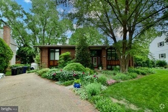 Building Photo - 6007 Shaffer Dr