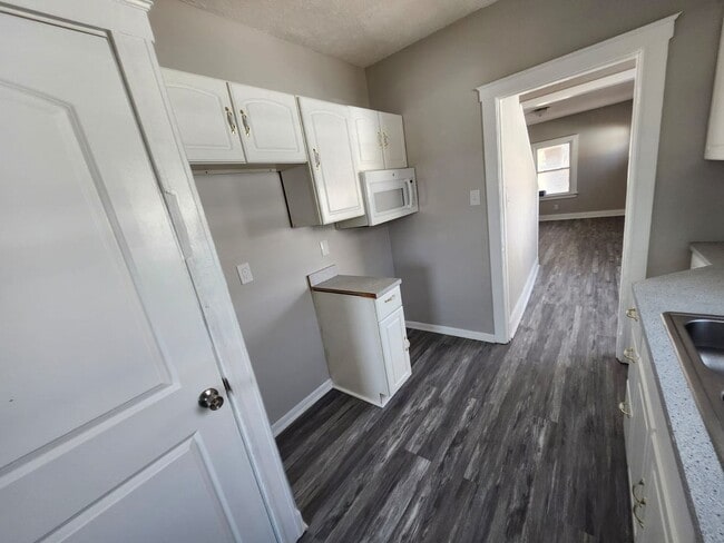 Foto del edificio - 3 bed 2 full bath Cape cod in Dayton with ...