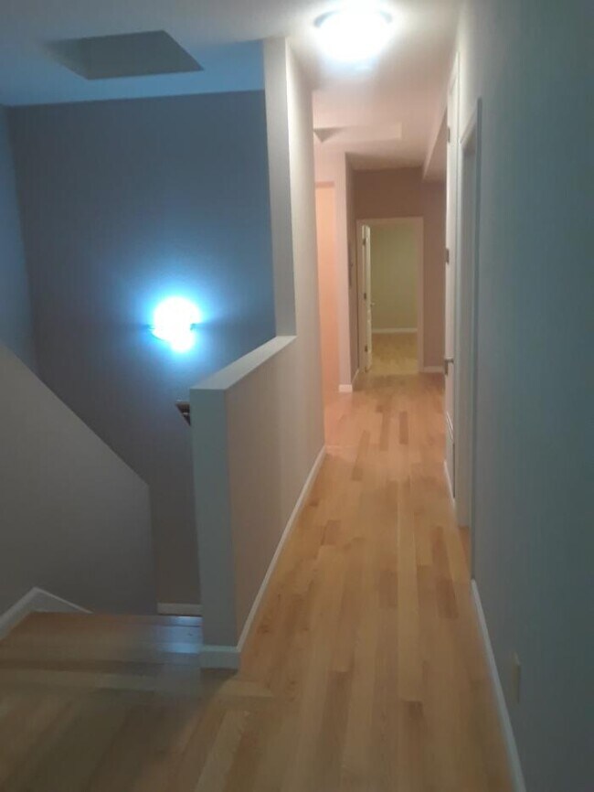 Building Photo - 3 bedroom in San Francisco CA 94121